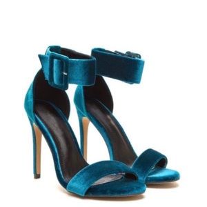 New heels brand new in box